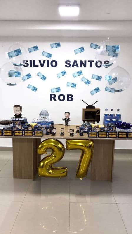 Robson Lins, atualmente em Segundo Sol, ganhou uma festa com tema Silvio Santos (Foto: Reprodução) Robson Lins, atualmente em Segundo Sol, ganhou uma festa com tema Silvio Santos (Foto: Reprodução)