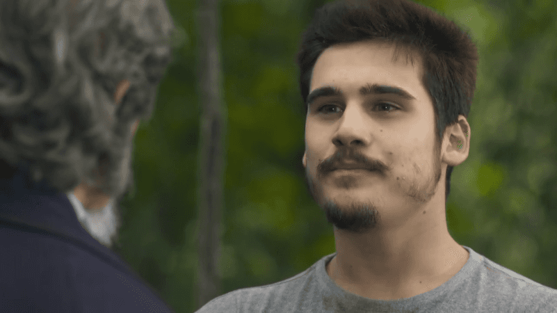 Samuca (Nicolas Prattes) em cena de O Tempo Não Para (Foto: Reprodução/Globo)
