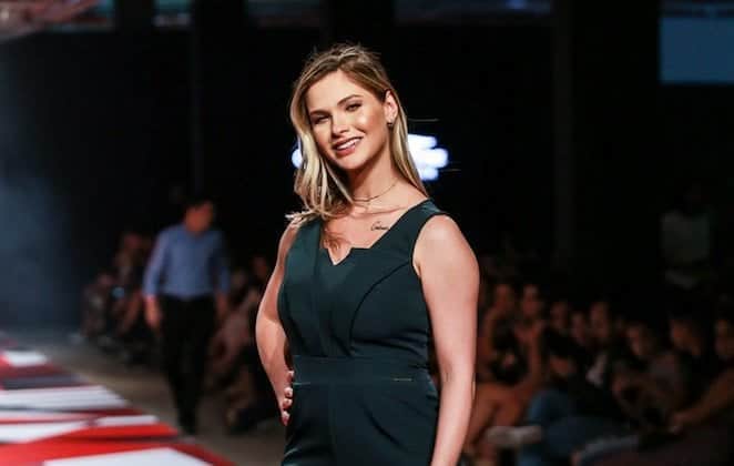 Andressa Suíta em desfile de moda (Foto: Reprodução) Andressa Suíta em desfile de moda (Foto: Reprodução)