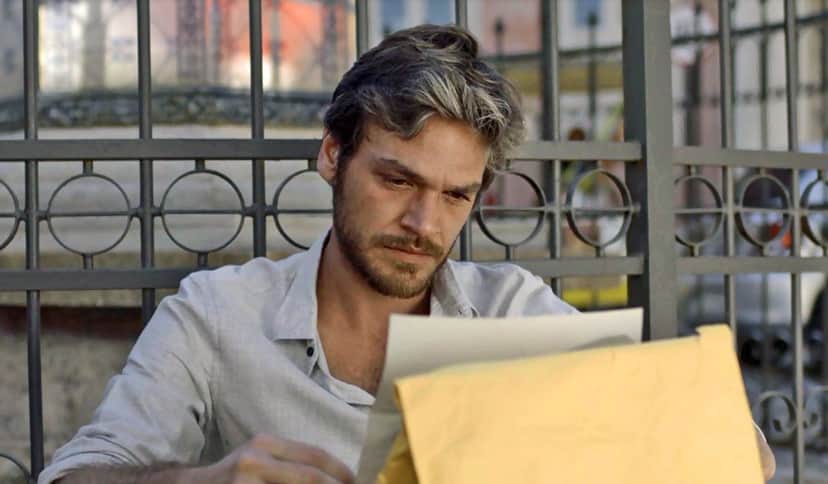 Beto Falcão lendo carta enviada por Luzia (Foto: Divulgação) Beto Falcão lendo carta enviada por Luzia (Foto: Divulgação)