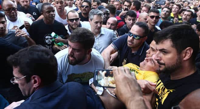 Bolsonaro levou facada durante ato de campanha em Juiz de Fora - MG (Foto: Reprodução)(