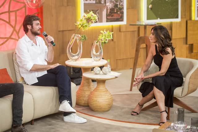 Beto Falcão (Emilio Dantas) é entrevistado por Fátima Bernardes em Segundo Sol (Foto: Globo/João Cotta) Beto Falcão (Emilio Dantas) é entrevistado por Fátima Bernardes em Segundo Sol (Foto: Globo/João Cotta)