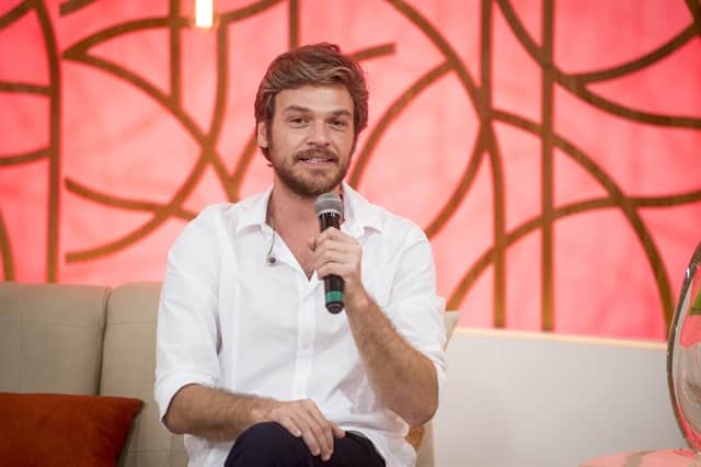 Beto Falcão (Emilio Dantas) no Encontro Fátima Bernardes em Segundo Sol (Foto: Globo/João Cotta) Beto Falcão (Emilio Dantas) no Encontro Fátima Bernardes em Segundo Sol (Foto: Globo/João Cotta)