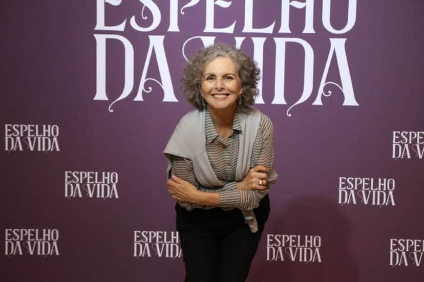 Irene Ravache em coletiva de imprensa de Espelho da Vida (Foto: Divulgação / AgNews) Irene Ravache em coletiva de imprensa de Espelho da Vida (Foto: Divulgação / AgNews)