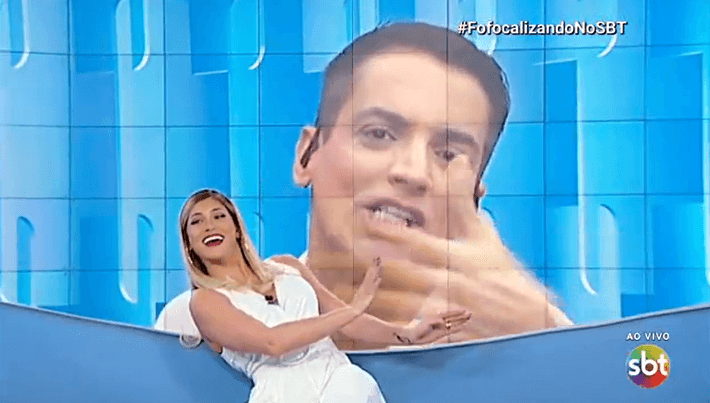 Lívia Andrade conversa com o jornalista Leo Dias no Fofocalizando. (Foto: Reprodução) Lívia Andrade conversa com o jornalista Leo Dias no Fofocalizando. (Foto: Reprodução)