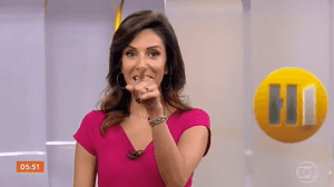 A jornalista Monalisa Perrone apresentava o Hora um na Globo. (Foto: Reprodução)