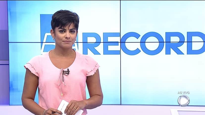 A apresentadora Patrícia Abreu no BA Record (Foto: Reprodução/Record) A apresentadora Patrícia Abreu no BA Record (Foto: Reprodução/Record)