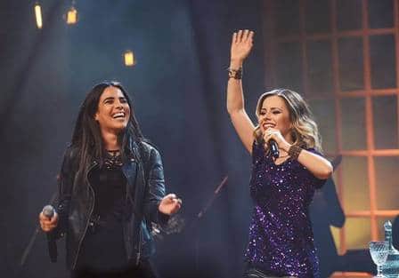Sandy e Wanessa juntas no palco (Foto: Cesar Fonseca) Sandy e Wanessa juntas no palco (Foto: Cesar Fonseca)