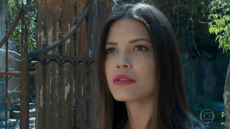 Cris (Vitoria Strada) em cena de Espelho da Vida (Foto: Reprodução/Globo) Cris (Vitoria Strada) em cena de Espelho da Vida (Foto: Reprodução/Globo)