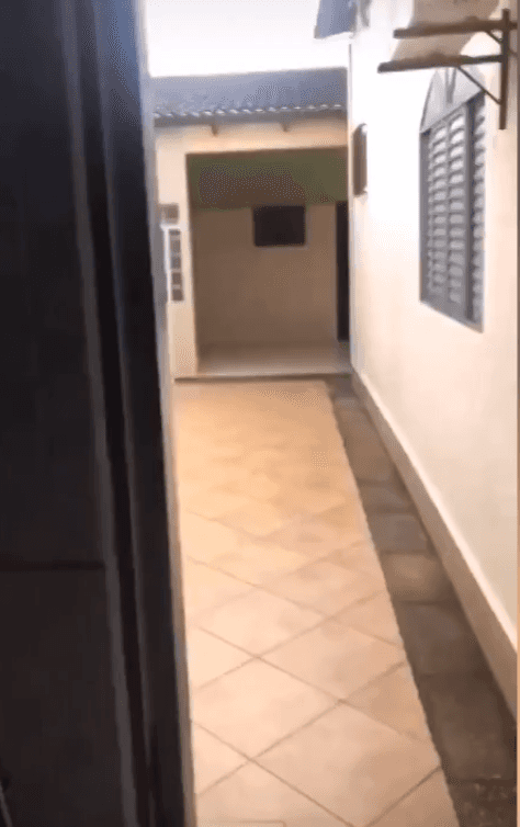 Quintal da casa nova da família da vencedora do "BBB 18" (Foto: Reprodução)Sala de jantar da casa nova da família da vencedora do "BBB 18" (Foto: Reprodução) Quintal da casa nova da família da vencedora do "BBB 18" (Foto: Reprodução)Sala de jantar da casa nova da família da vencedora do "BBB 18" (Foto: Reprodução)