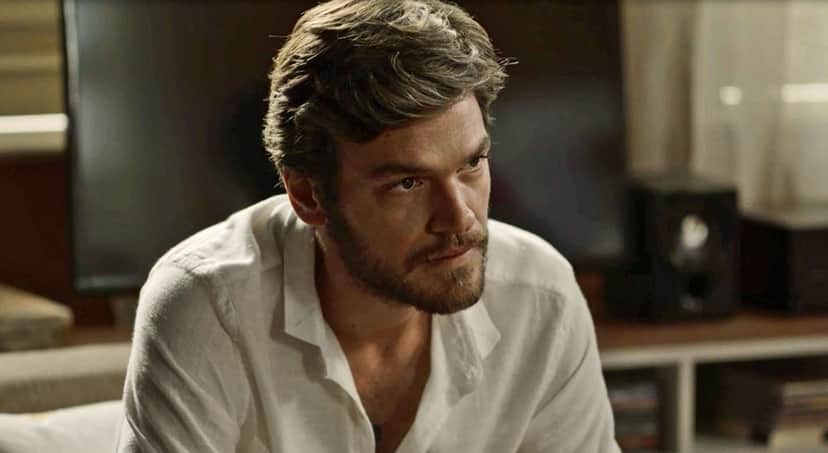 Beto faz um pedido à Rosa em Segundo Sol (Foto: Reprodução) Beto faz um pedido à Rosa em Segundo Sol (Foto: Reprodução)