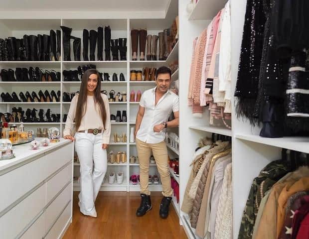 Zezé di Camargo choca fãs ao mostrar o closet luxuoso da nora (Foto: Reprodução) Zezé di Camargo choca fãs ao mostrar o closet luxuoso da nora (Foto: Reprodução)