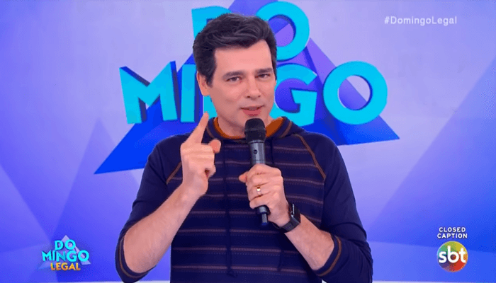 O apresentador Celso Portiolli no Domingo Legal (Foto: Reprodução/SBT) O apresentador Celso Portiolli no Domingo Legal (Foto: Reprodução/SBT)