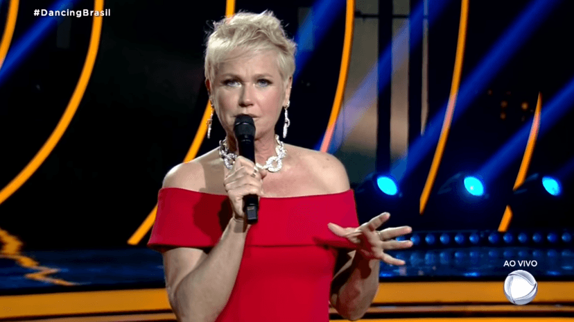 A apresentadora Xuxa Meneghel no Dancing Brasil 4 (Foto: Reprodução/Record) A apresentadora Xuxa Meneghel no Dancing Brasil 4 (Foto: Reprodução/Record)
