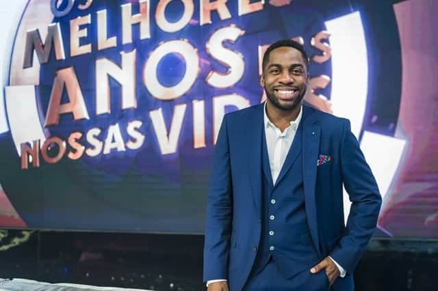 O apresentador Lázaro Ramos no programa Os Melhores Anos das Nossas Vidas (Foto: Globo/Paulo Belote) O apresentador Lázaro Ramos no programa Os Melhores Anos das Nossas Vidas (Foto: Globo/Paulo Belote)