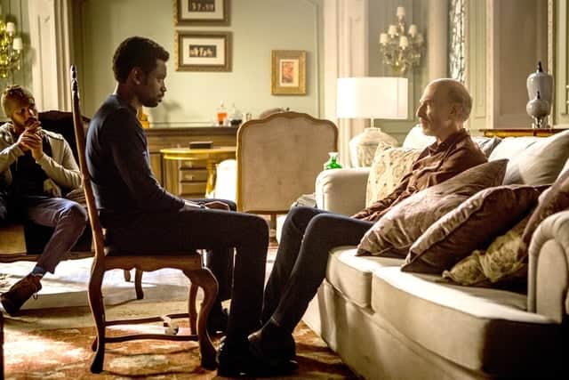 Roberval (Fabricio Boliveira) e Severo (Odilon Wagner) em Segundo Sol (Foto: Globo/Fabiano Battaglin) Roberval (Fabricio Boliveira) e Severo (Odilon Wagner) em Segundo Sol (Foto: Globo/Fabiano Battaglin)