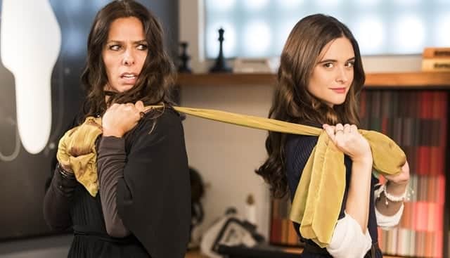 Zelda (Adriane Galisteu) e Marocas (Juliana Paiva) em O Tempo Não Para (Foto: Globo/Victor Pollak) Zelda (Adriane Galisteu) e Marocas (Juliana Paiva) em O Tempo Não Para (Foto: Globo/Victor Pollak)