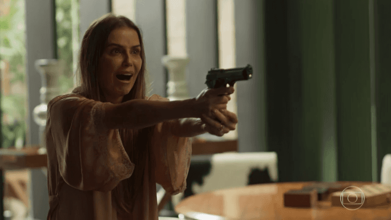 Karola (Deborah Secco) em cena de Segundo Sol (Foto: Reprodução/Globo) Karola (Deborah Secco) em cena de Segundo Sol (Foto: Reprodução/Globo)