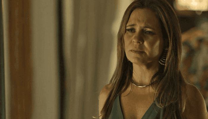 Laureta (Adriana Esteves) em Segundo Sol (Foto: Reprodução/Globo) Laureta (Adriana Esteves) em Segundo Sol (Foto: Reprodução/Globo)