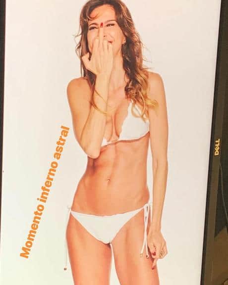 Luciana Gimenez fez gesto obsceno (Foto: Reprodução/Instagram) Luciana Gimenez fez gesto obsceno (Foto: Reprodução/Instagram)