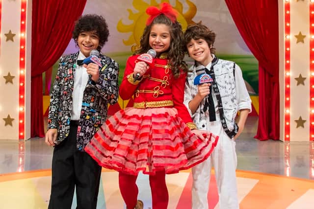 Jerônimo (Diogo Caruso), Manuzita (Melissa Nóbrega) e João (João Bravo) formam o grupo Patotinha Mágica em Verão 90 (Foto: Globo/Estevam Avellar) Jerônimo (Diogo Caruso), Manuzita (Melissa Nóbrega) e João (João Bravo) formam o grupo Patotinha Mágica em Verão 90 (Foto: Globo/Estevam Avellar)