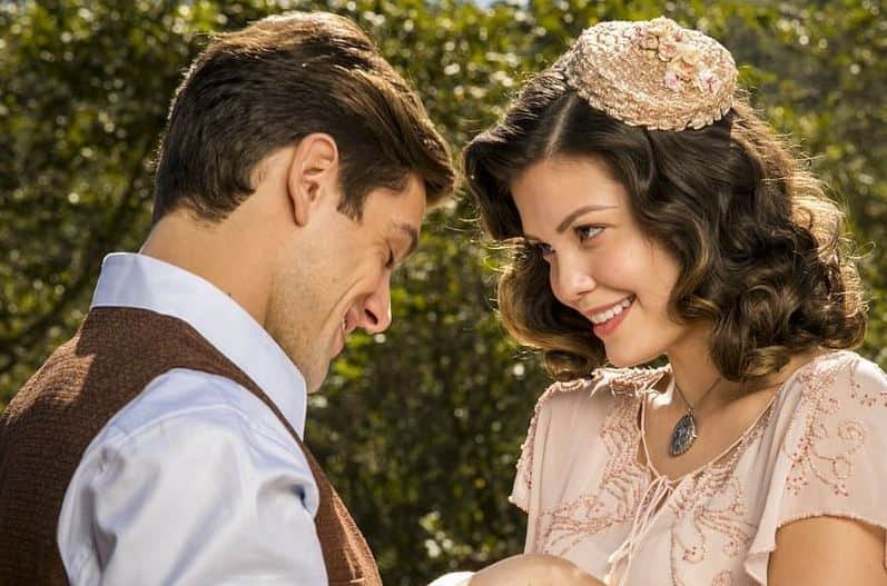 Danilo e Julia Castelo em Espelho da Vida (Foto: Divulgação) Danilo e Julia Castelo em Espelho da Vida (Foto: Divulgação)