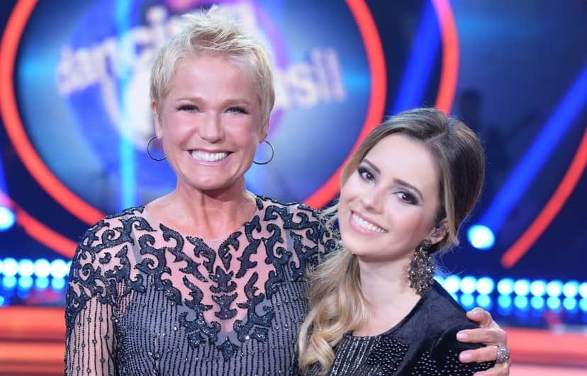 Xuxa com a cantora Sandy Xuxa com a cantora Sandy