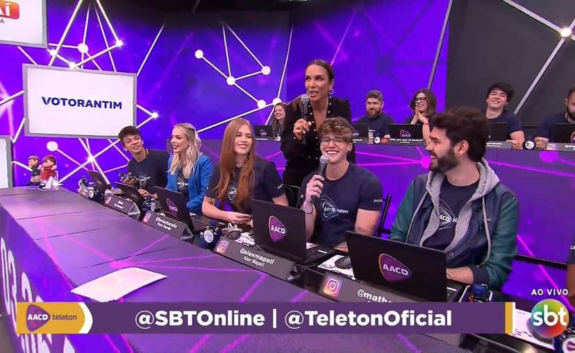 Ivete Sangalo interage com os influenciadores digitais no Teleton (Foto: Reprodução) Ivete Sangalo interage com os influenciadores digitais no Teleton (Foto: Reprodução)