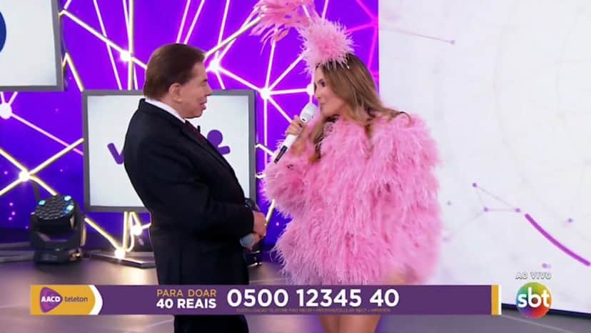 Silvio Santos e Claudia Leitte no Teleton (Foto: Reprodução) Silvio Santos e Claudia Leitte no Teleton (Foto: Reprodução)