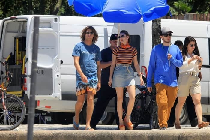 Rafael Vitti e Isabelle Drummond em gravação da novela Verão 90 no Rio (Foto: JC Pereira/Ag News) Rafael Vitti e Isabelle Drummond em gravação da novela Verão 90 no Rio (Foto: JC Pereira/Ag News)