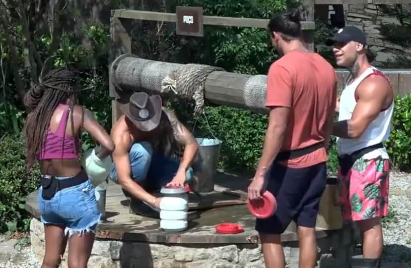 Luane Dias, Caique Aguiar, João Zoli e Léo Stronda em A Fazenda 10. (Foto: Reprodução Luane Dias, Caique Aguiar, João Zoli e Léo Stronda em A Fazenda 10. (Foto: Reprodução