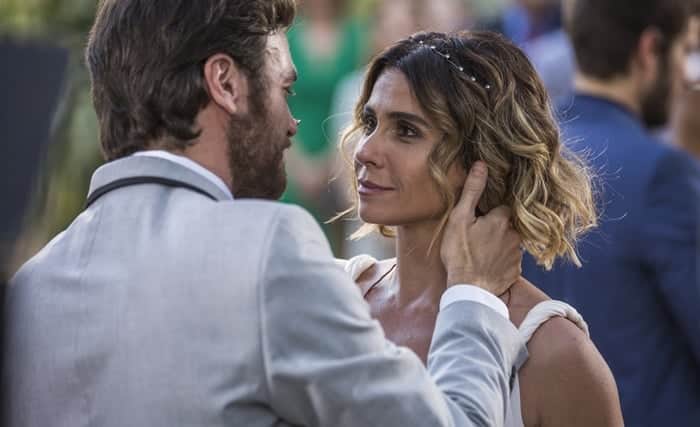 Beto (Emilio Dantas) e Luzia (Giovanna Antonelli) se casam em Segundo Sol (Foto: Artur Meninea/Globo) Beto (Emilio Dantas) e Luzia (Giovanna Antonelli) se casam em Segundo Sol (Foto: Artur Meninea/Globo)