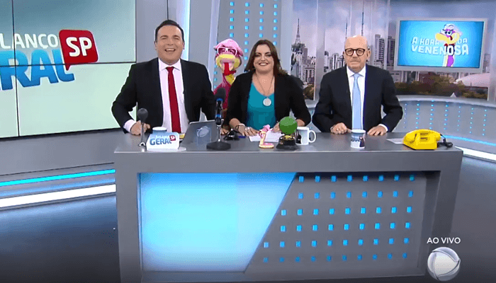 Reinaldo Gottino, Fabíola Reipert e Renato Lombardi no comando de A Hora da Venenosa (Foto: Reprodução/Globo) Reinaldo Gottino, Fabíola Reipert e Renato Lombardi no comando de A Hora da Venenosa (Foto: Reprodução/Globo)