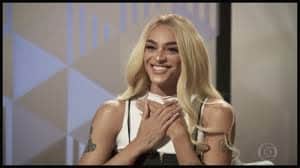 Pabllo Vittar no Fantástico no quadro "Você por aqui?" Pabllo Vittar no Fantástico no quadro "Você por aqui?"