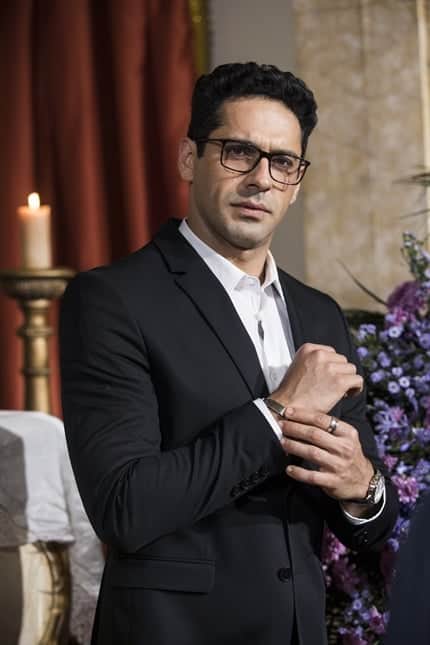 Lúcio (João Baldasserini), irmão gêmeo de Emílio em O Tempo Não Para (Foto: Globo/Victor Pollak) Lúcio (João Baldasserini), irmão gêmeo de Emílio em O Tempo Não Para (Foto: Globo/Victor Pollak)