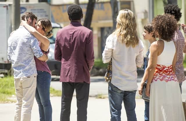 Luzia (Giovanna Antonelli) sai da prisão em Segundo Sol (Foto: Globo/João Cotta) Luzia (Giovanna Antonelli) sai da prisão em Segundo Sol (Foto: Globo/João Cotta)