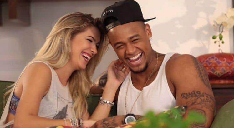Léo Santana e Lorena Improta reataram namoro (Foto: Divulgação) Léo Santana e Lorena Improta reataram namoro (Foto: Divulgação)