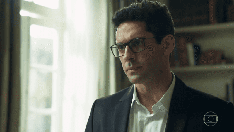 Lúcio (João Baldasserini) em O Tempo Não Para (Foto: Reprodução/Globo)