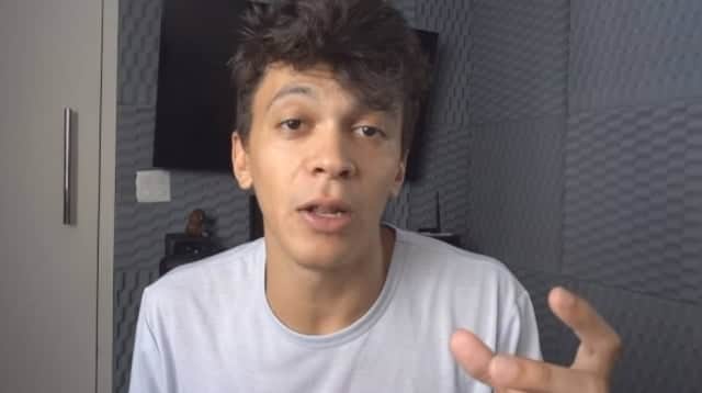 O youtuber Júlio Cocielo (Foto: Reprodução/YouTube) O youtuber Júlio Cocielo (Foto: Reprodução/YouTube)