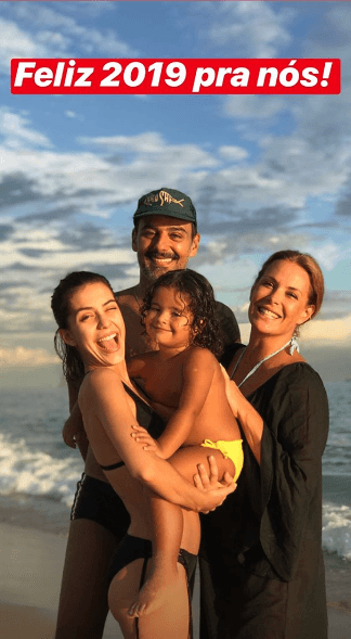 Carolina Ferraz e família (Foto: Reprodução) Carolina Ferraz e família (Foto: Reprodução)