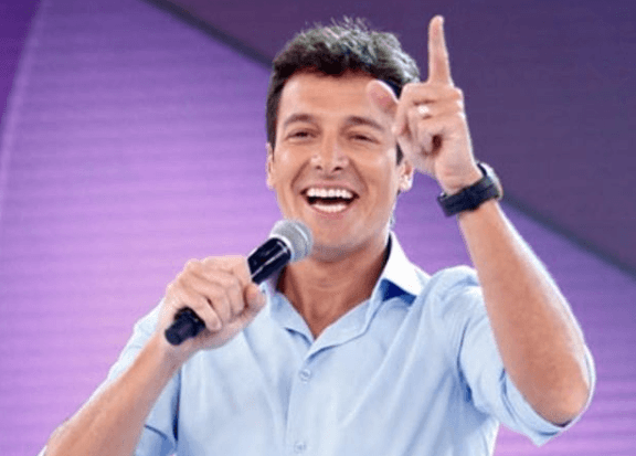 Rodrigo Faro segue firme e forte na Record (Foto: Reprodução) Rodrigo Faro segue firme e forte na Record (Foto: Reprodução)