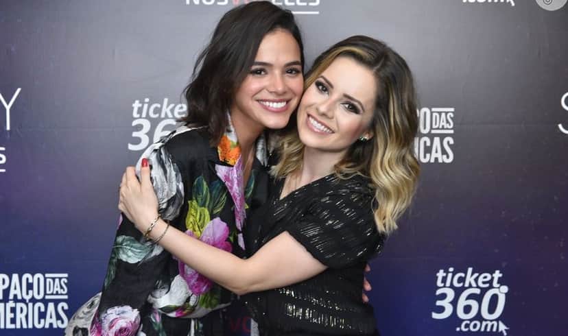 Estilosa, Bruna Marquezine vai ao show de Sandy em São Paulo - (Foto: Marcos Ribas) Estilosa, Bruna Marquezine vai ao show de Sandy em São Paulo - (Foto: Marcos Ribas)