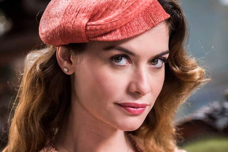Alinne Moraes como a Dora em Espelho da Vida (Foto: TV Globo/ Victor Pollak) Alinne Moraes como a Dora em Espelho da Vida (Foto: TV Globo/ Victor Pollak)