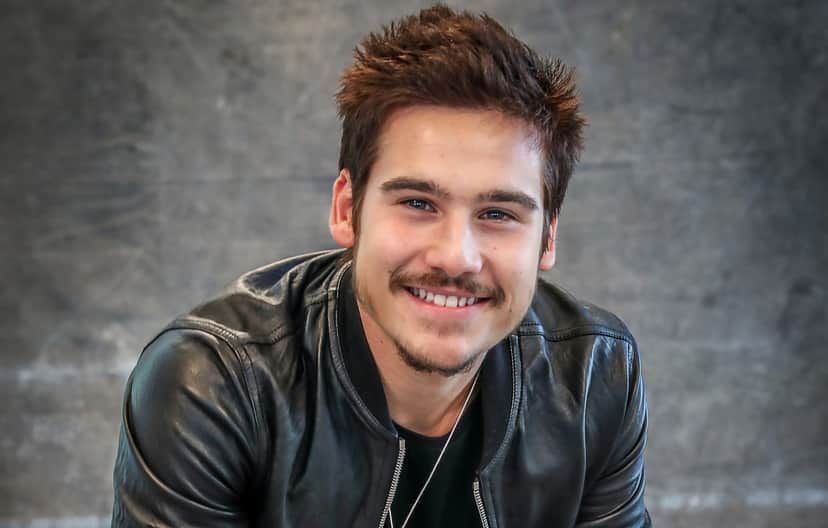 O ator Nicolas Prattes sensualizou em foto e tirou a roupa (Foto: Divulgação) O ator Nicolas Prattes sensualizou em foto e tirou a roupa (Foto: Divulgação)