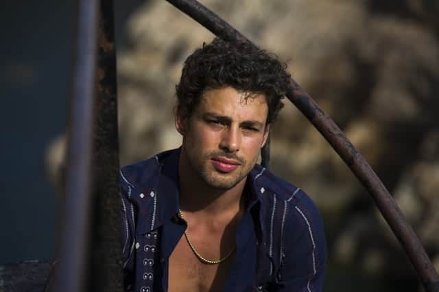 Cauã Reymond (Leandro) em Amores Roubados (Foto: Globo/ Estevam Avellar) Cauã Reymond (Leandro) em Amores Roubados (Foto: Globo/ Estevam Avellar)