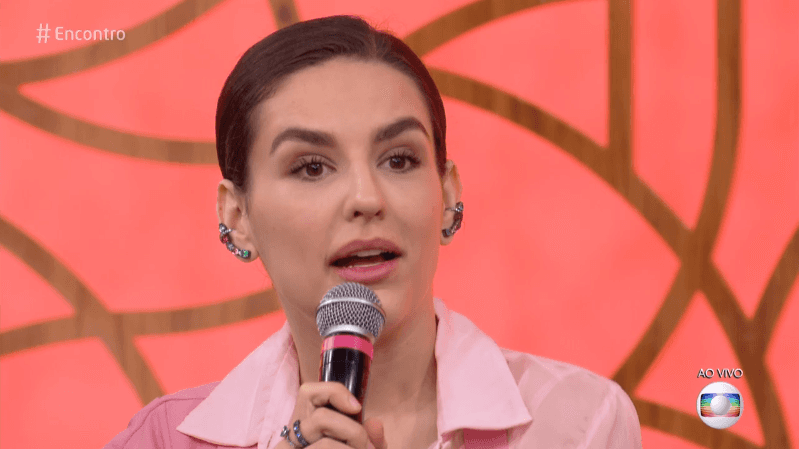 Kefera Buchmann durante participação no Encontro (Foto: Reprodução/Globo) Kefera Buchmann durante participação no Encontro (Foto: Reprodução/Globo)