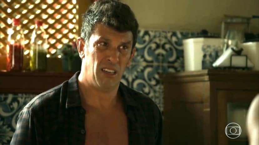 O delegado Machado em cena de O Sétimo Guardião (Foto: Reprodução) O delegado Machado em cena de O Sétimo Guardião (Foto: Reprodução)