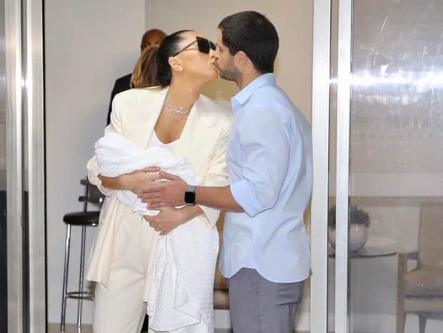 Sabrina Sato e Duda Nagle deixam maternidade (Foto: Manuela Scarpa/Brazil News)