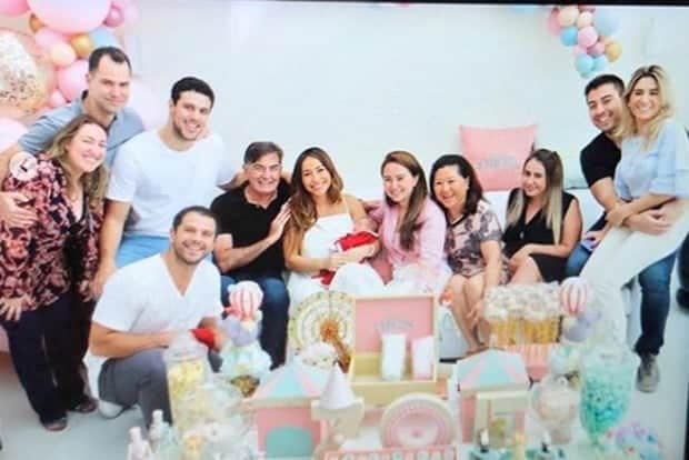 Zoe, a filhinha de Sabrina Sato e Duda Nagle, recebeu a visita da família (Foto: Reprodução/Instagram) Zoe, a filhinha de Sabrina Sato e Duda Nagle, recebeu a visita da família (Foto: Reprodução/Instagram)
