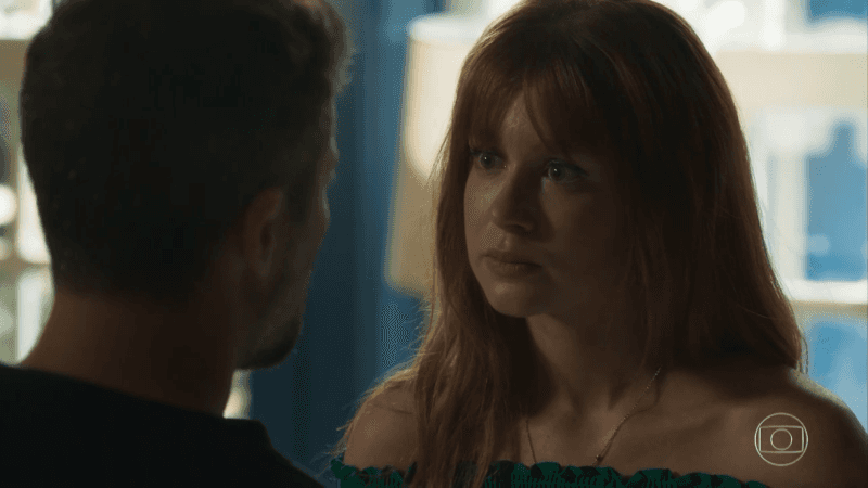 Luz (Marina Ruy Barbosa) em cena de O Sétimo Guardião (Foto: Reprodução/Globo) Luz (Marina Ruy Barbosa) em cena de O Sétimo Guardião (Foto: Reprodução/Globo)